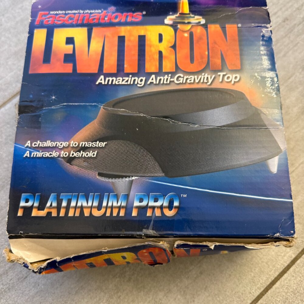 FASCINATIONS LEVITRON PLATINUM PRO AMAZING ANTI-GRAVITY TOP - AMAZING PRODUCT